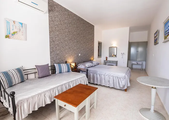 Perama Hotel, Karpathos * أموبي