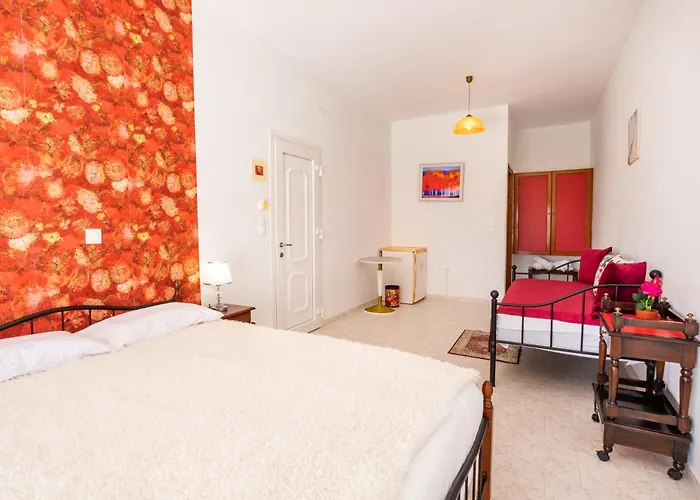 Perama Hotel, Karpathos فندق