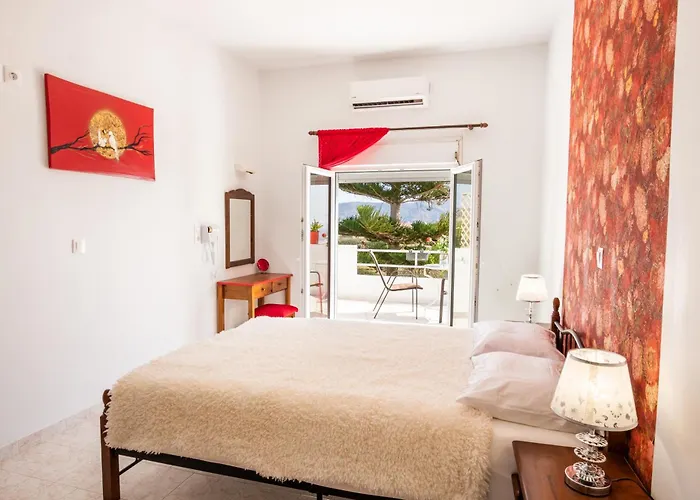 Perama Hotel, Karpathos * أموبي