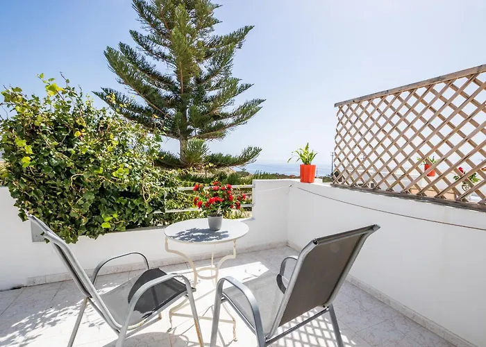 فندق Perama Hotel, Karpathos